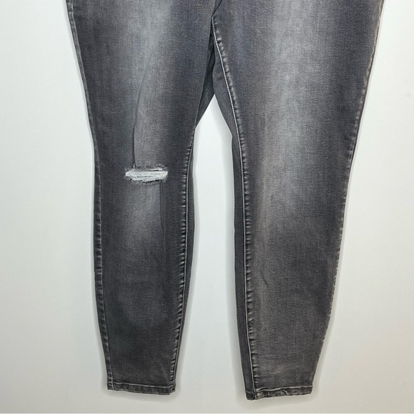FASHION Nova Going Out High Rise Stretch Skinny Jeans Grey Distressed - Picture 5 of 8